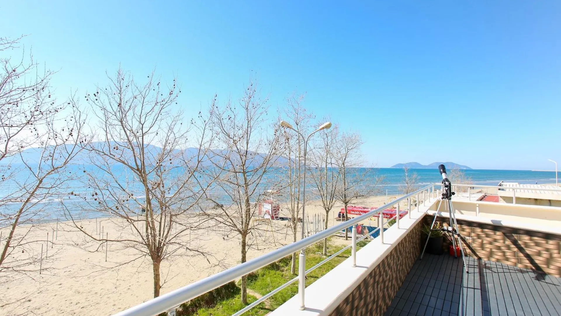 Tranquil Apartment For Six Guests Vlorë